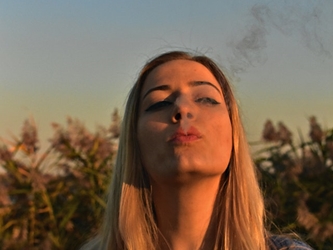 Vaping While Travelling Featured Image