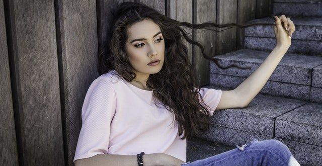 Curly Hair Featured Image