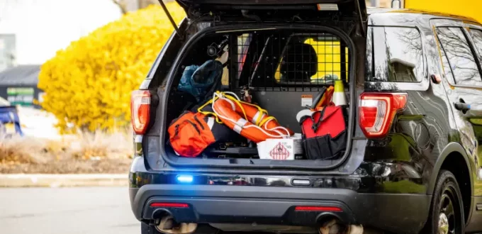 10 Essential Items that You Should Always Keep in Your Car