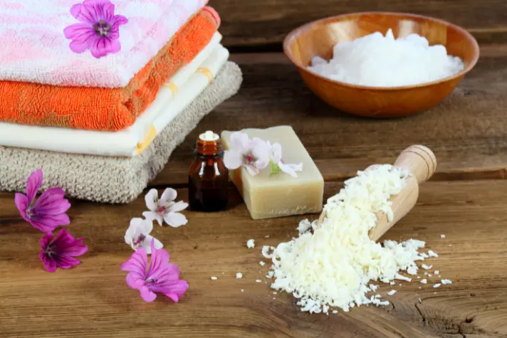 Organic laundry detergents contain soothing essential oils