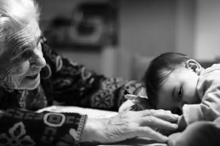 The Genetics Behind Alzheimer's: Exploring Familial Links and Inheritance Patterns