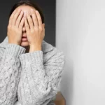 3 Signs of Anxiety and How to Cope With It