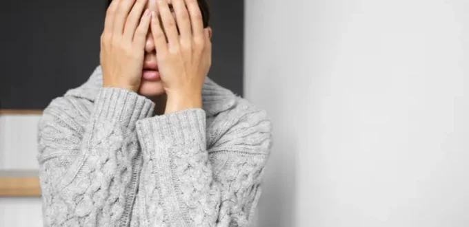 3 Signs of Anxiety and How to Cope With It