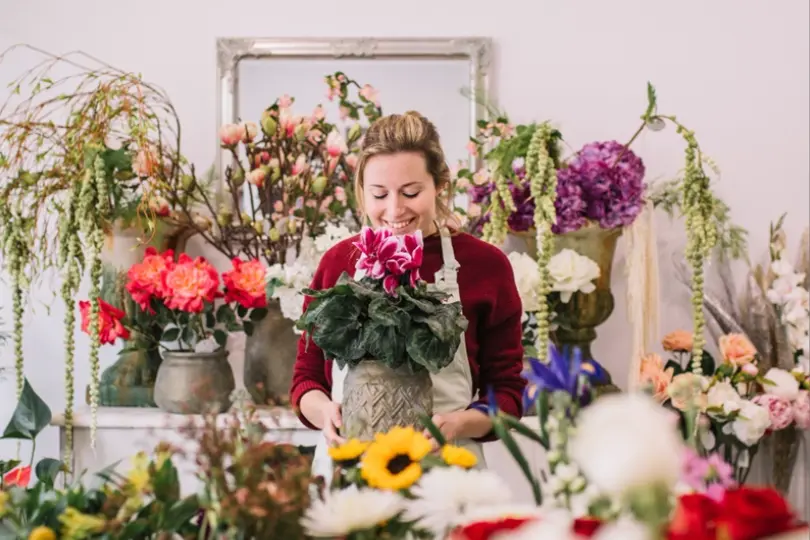 Utilize Natural and Free Decorative Elements