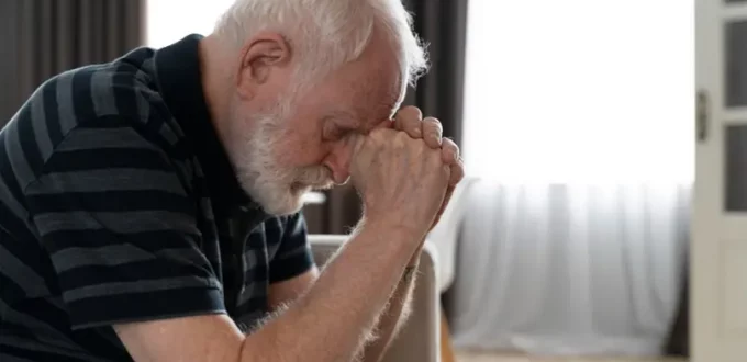 What Are Signs That May Indicate Alzheimer's Disease?